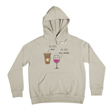 Lade das Bild in den Galerie-Viewer, She loves me - Hoodie Unisex
